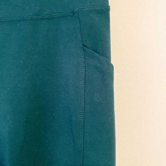 Balance Collection Green Workout Crop Pants - Picture 4 of 6